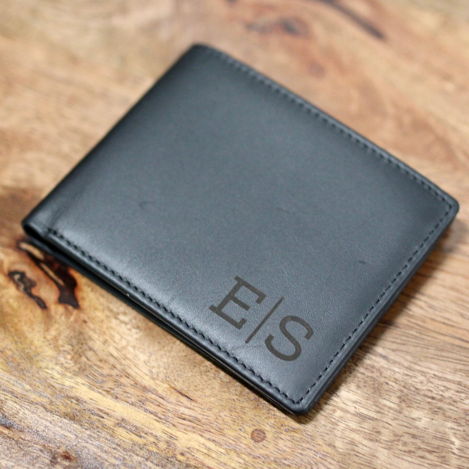 Personalized RFID Men's Leather Wallet