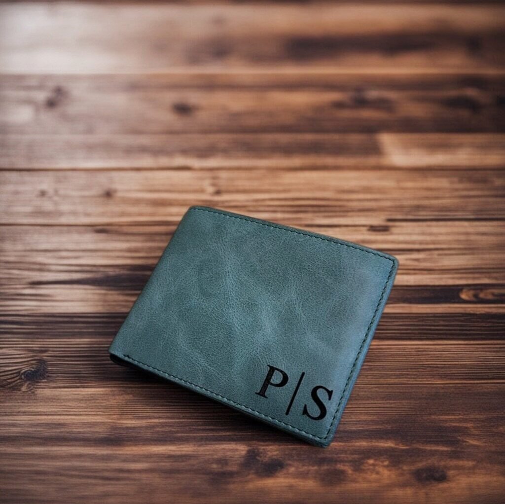 The personalized bifold · engraved example